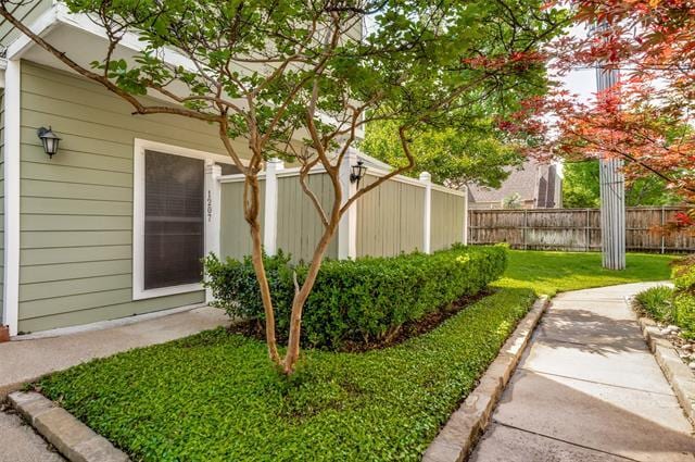 Foto del edificio - 6220 Bentwood Trail