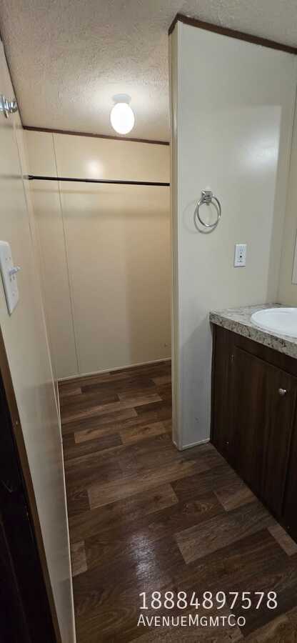 Foto del edificio - 339 Old Tavern Ln