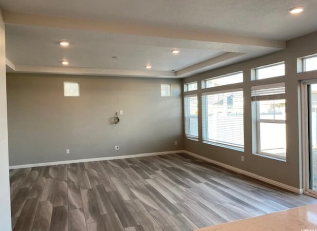 Building Photo - 314 S High Rock Ave