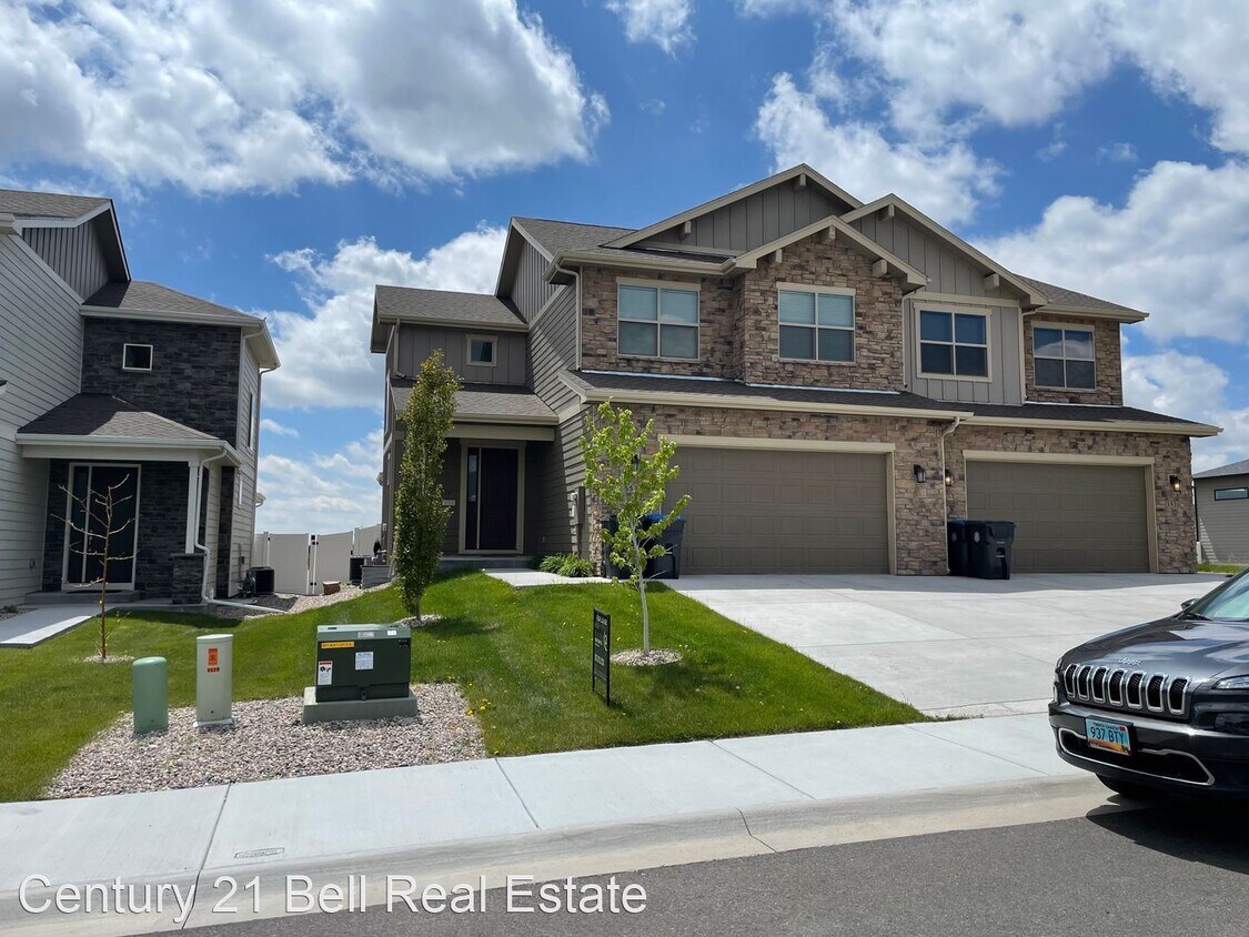 Primary Photo - 3 br, 2.5 bath House - 3532 Red Feather Trail