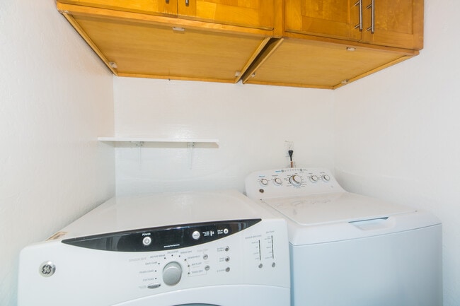 Building Photo - 316 Uluniu St