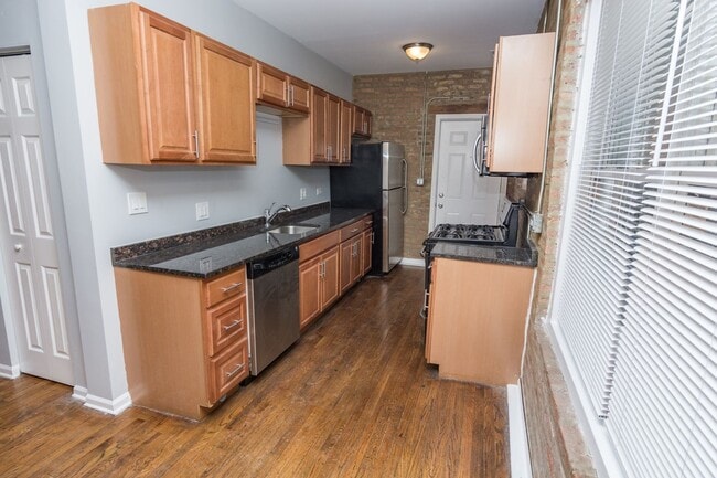 Building Photo - 7608 S King Dr