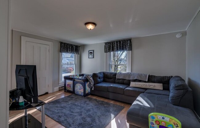 Foto del edificio - 220 Riverside Ave