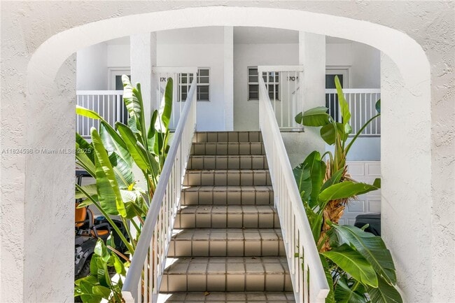 Building Photo - 1707 E Las Olas Blvd