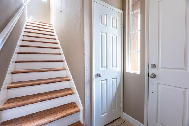 Building Photo - 25102 Goodrich court