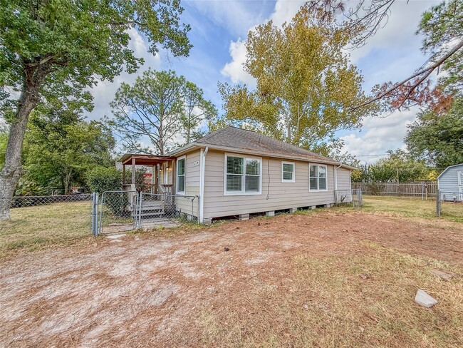 Building Photo - 6009 Jerrycrest Dr