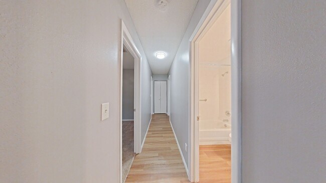 Foto del edificio - Charming 3-Bedroom Home for Rent in Winter...