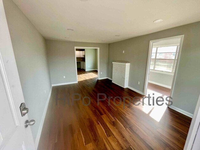 Foto del edificio - 1747 Center Way S