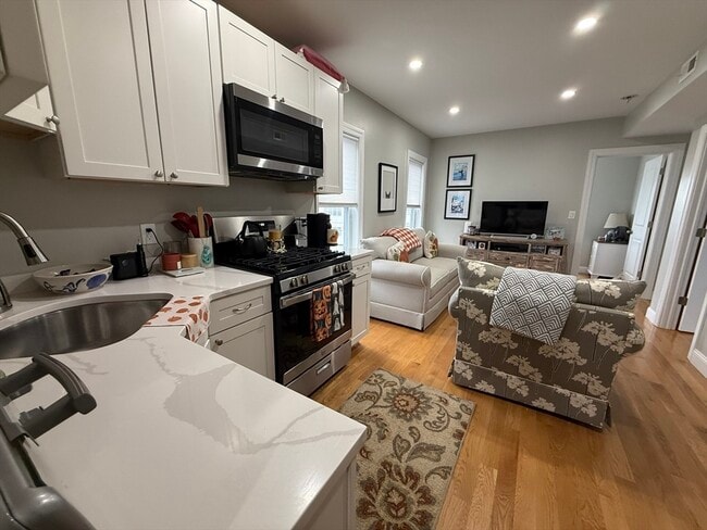 Building Photo - 1021 Winthrop Ave