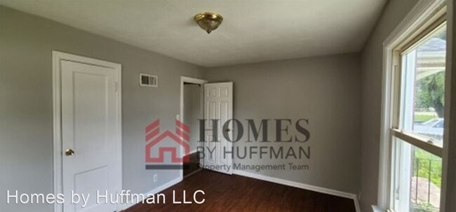 Building Photo - 2 br, 1 bath House - 1206 E Maryland Street