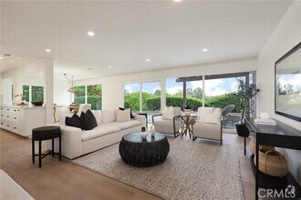 Building Photo - 503 Avenida Campana