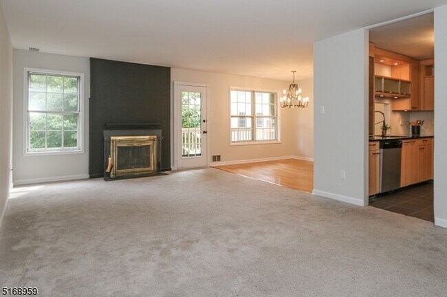 Foto del edificio - 29 Timber Dr
