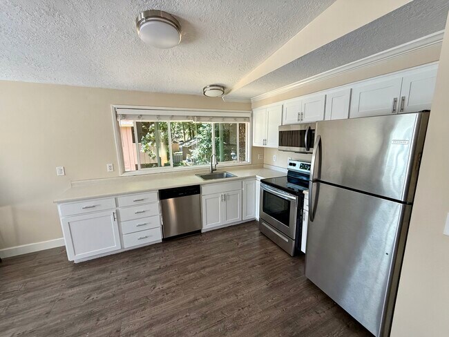 Kitchen - 7022 SW Montauk Cir