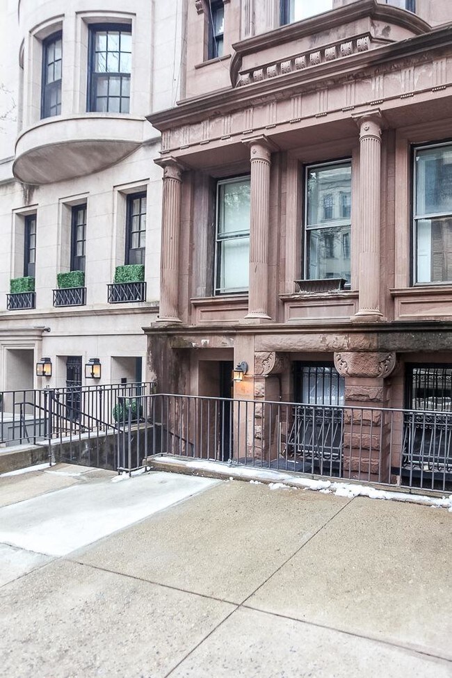 Foto del edificio - 0 bedroom in New York NY 10128