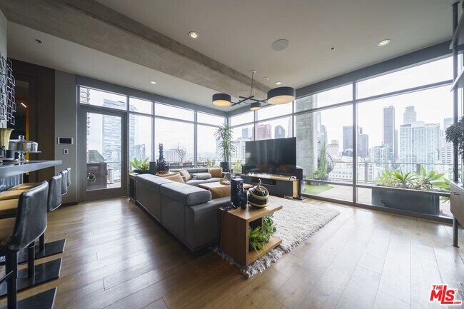 Foto del edificio - 1100 S Hope St