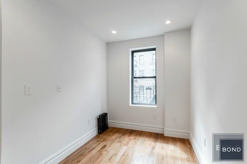 Building Photo - 609 W 151st St