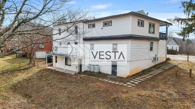 Building Photo - 2383 Dutch Cove Rd