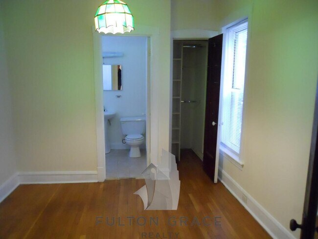 Foto del edificio - 4407 Malden St