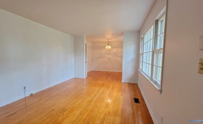 Foto del edificio - 3315 Charleston Ave NW