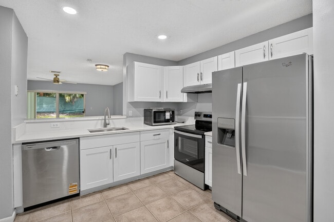 Building Photo - 9766 Kamena Cir