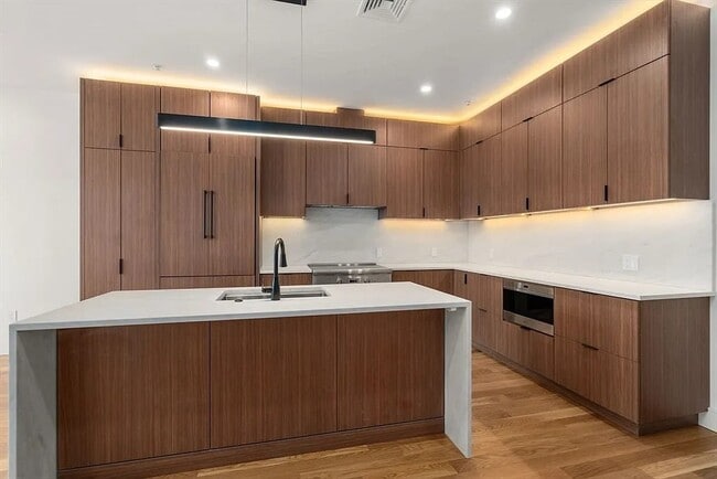Photo - 58 Kent St Townhome