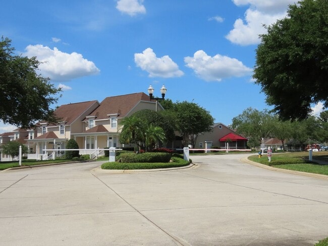 Building Photo - Two Story Townhome Clermont Yacht Club