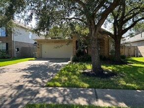 Building Photo - 431 Drake Ln