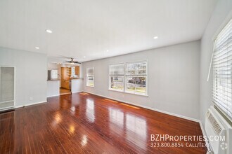 Building Photo - 5335 Vantage Ave