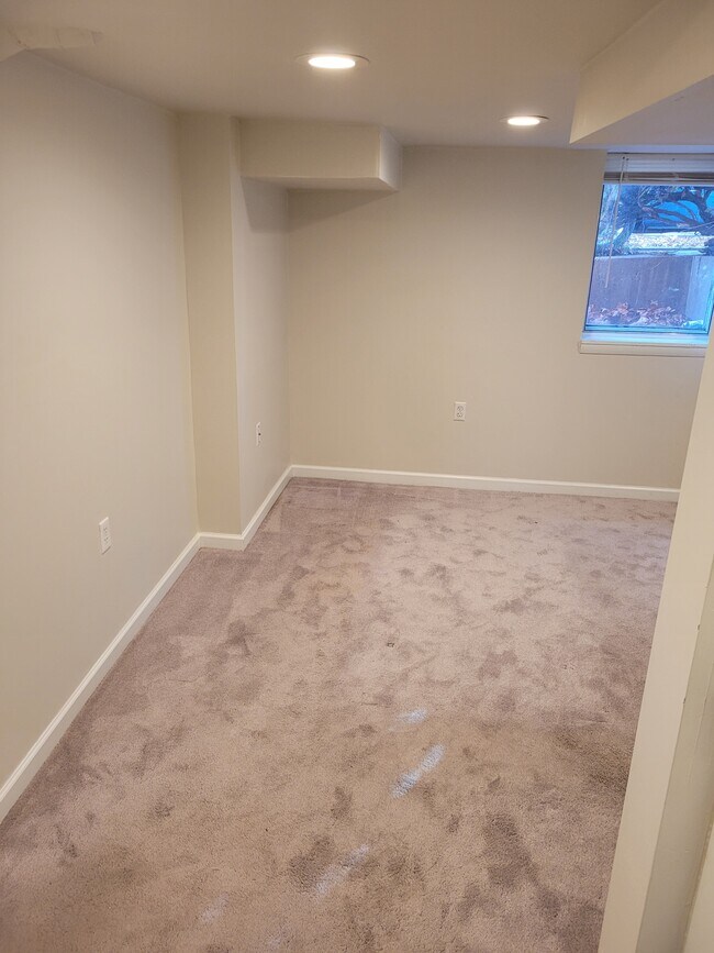 Bedroom - 213 Perrin St