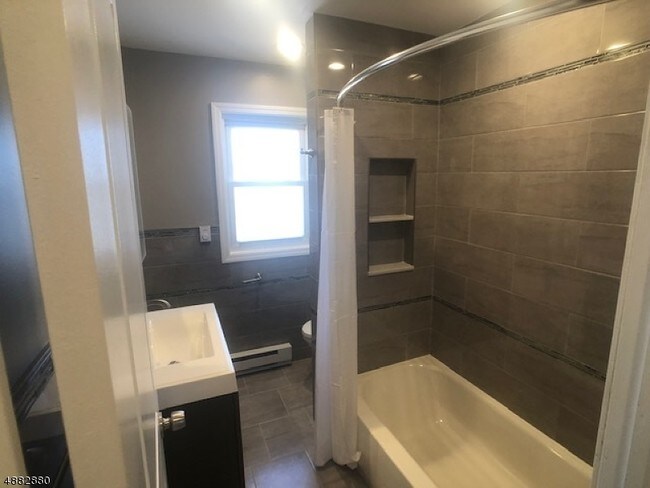 Building Photo - 245 Chestnut St