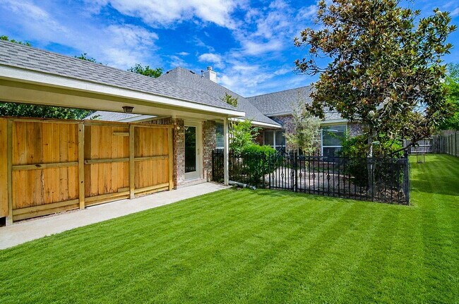 Foto del edificio - Grand Plantation Court, Missouri City, TX 77459 - 3 BR 2 BA single-family home