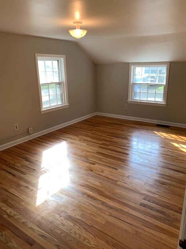 Master Bed - 227 Elizabeth Dr