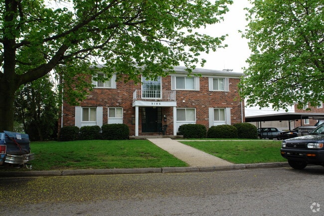 Building Photo - Holiday Drive Apartments