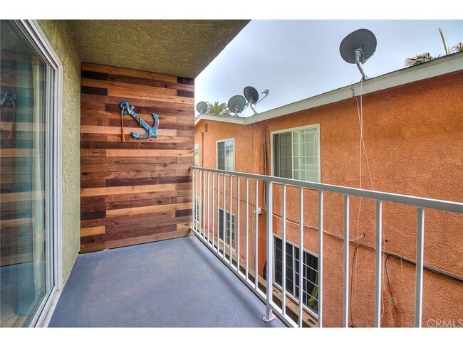 Building Photo - 1063 Stanley Ave