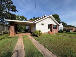 Building Photo - 918 Darlington Way SW