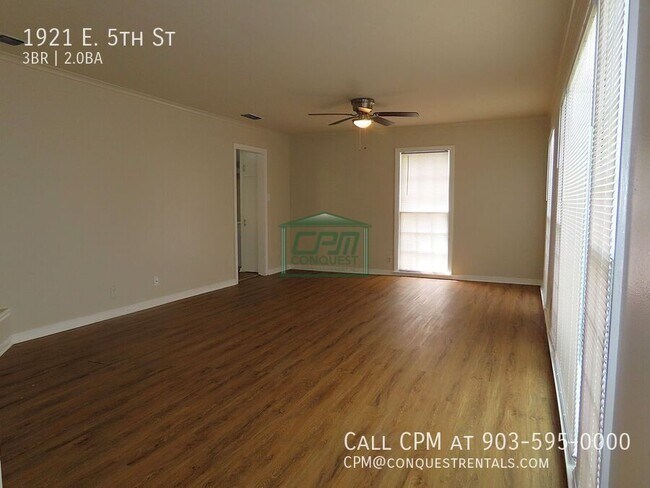 Foto del edificio - 1921 E 5th St