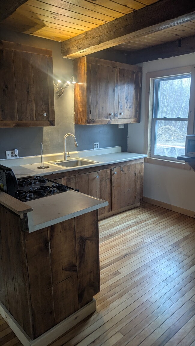 Building Photo - 6 Stanley Hill Rd