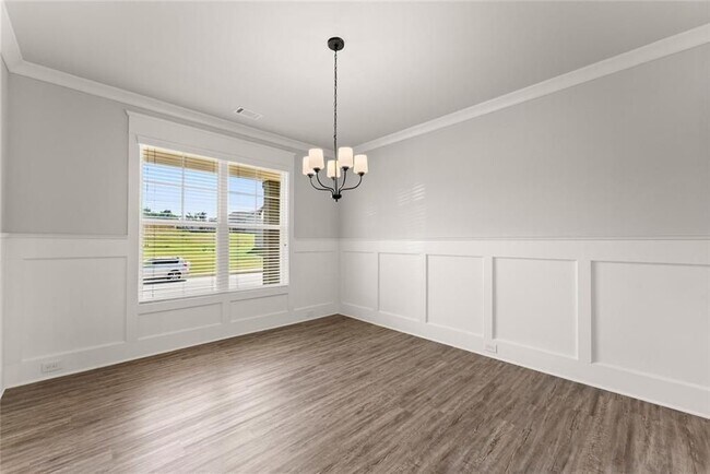 Building Photo - 4656 Silver Oak Dr SW