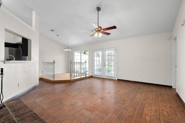 Building Photo - 1425 Thistlewood Ln