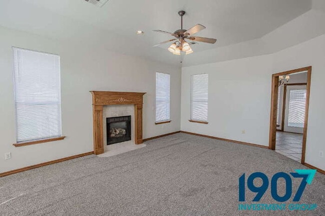 Building Photo - Elegant and Spacious 3-Bedroom Home in Edm...