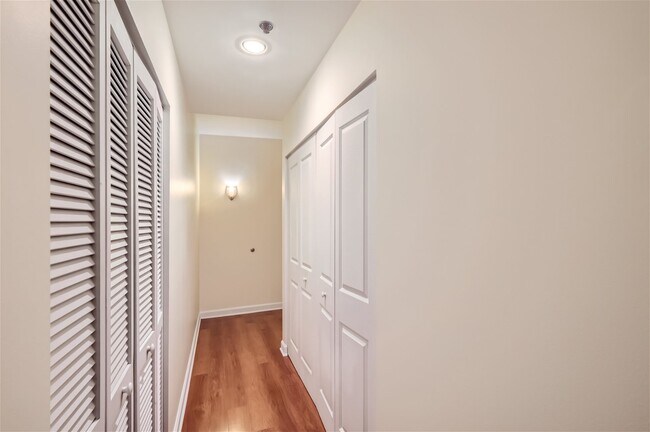 Foto del edificio - 1250 S Michigan Ave