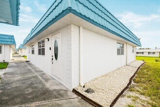 Building Photo - 1801 Bedford Ln