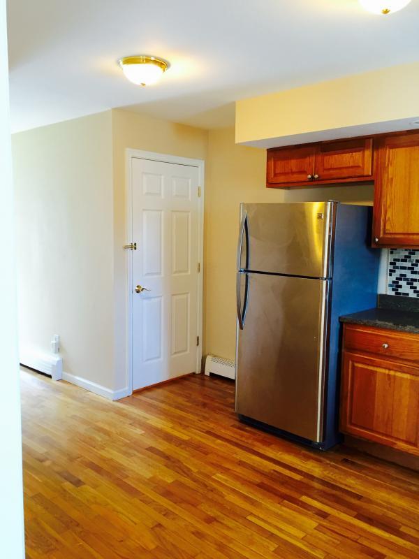 Building Photo - 45 Juniper St