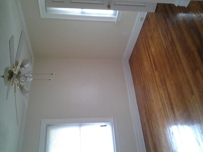 Building Photo - 455 Roosevelt St