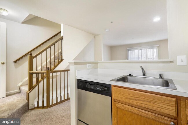 Building Photo - 13807 Bentwaters Dr