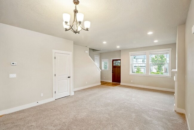 Building Photo - Bright, clean 3-bdrm/2.5-bath home in Beth...
