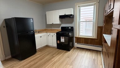 Building Photo - 95 Bridge Ave