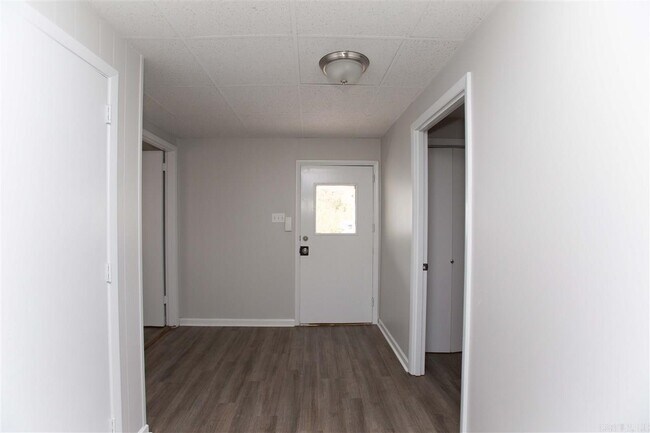 Building Photo - 22.5 Daven Ct