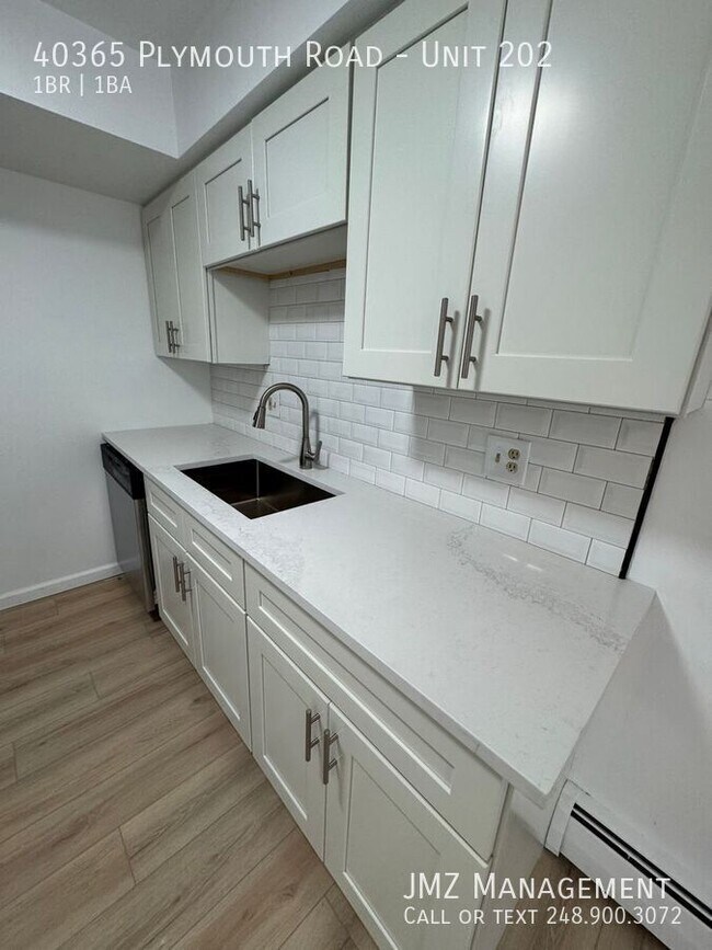 Foto del edificio - 40365 Plymouth Rd