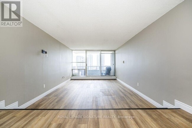 Building Photo - 4091 Sheppard Ave E